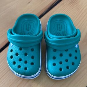 Toddler green Crocs C5